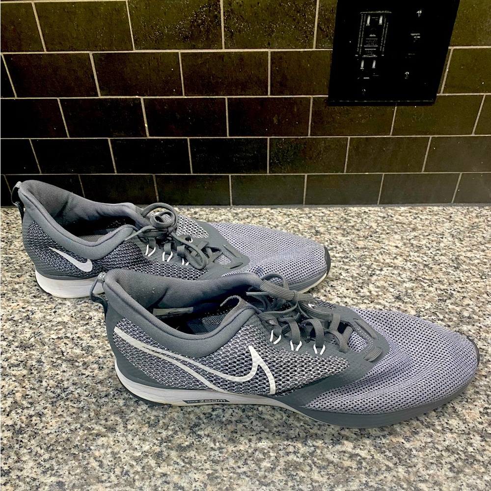 Nike Zoom Men’s Size 15.